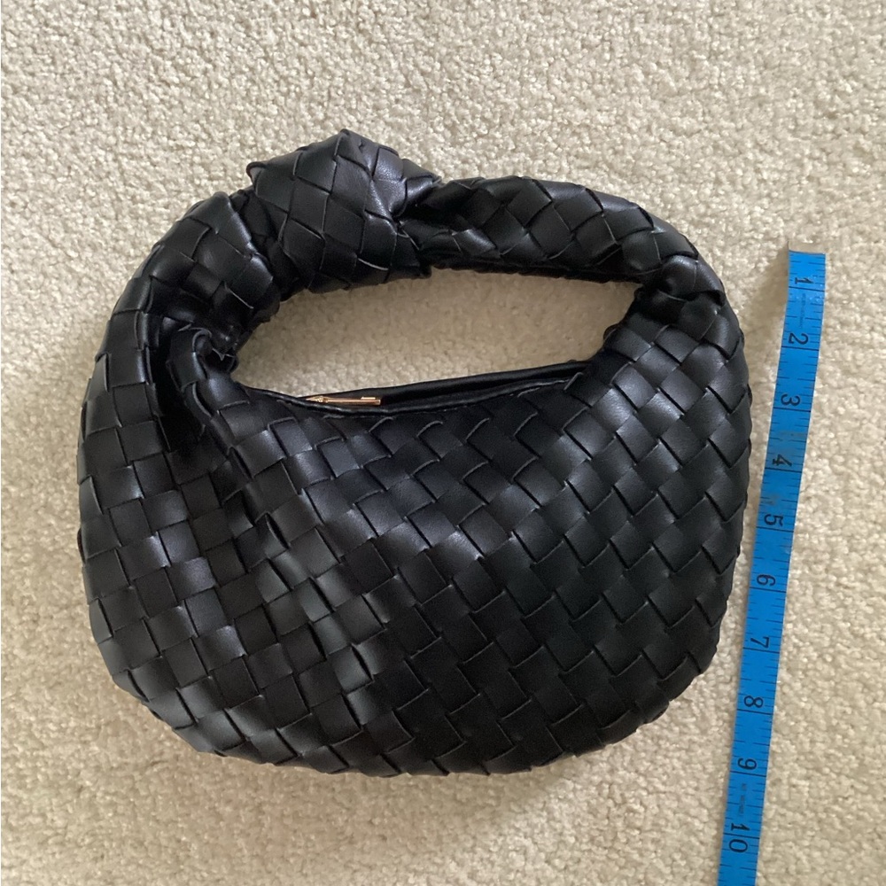 Urban Expressions Black Woven Shoulder Bag (FINALPRICEDROP) - Picture 3 of 3